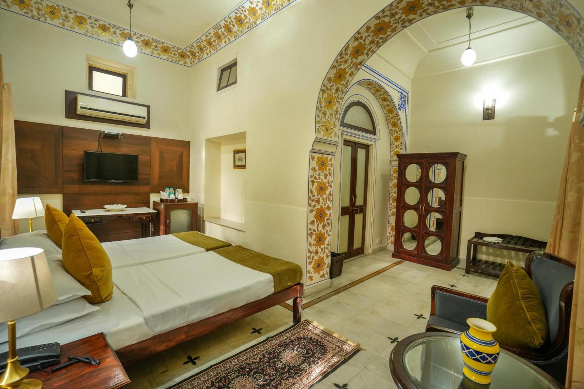 Diggi Palace - A City Center Hidden Heritage Gem Jaipur Exteriör bild